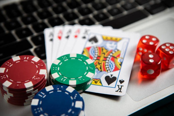 lxtoto togel platform showing sports betting, live-dealer tables, and slot games menu on mobile